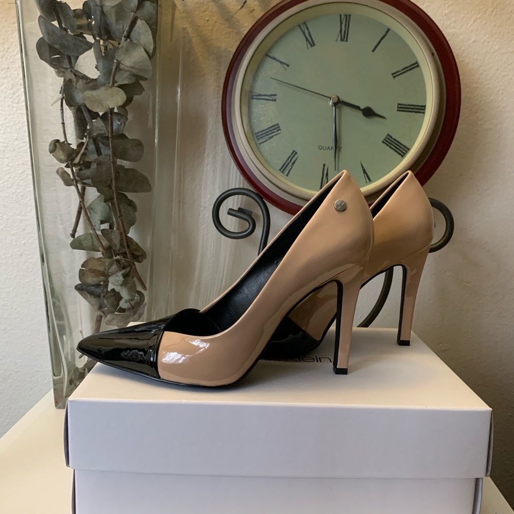 Calvin Klein Pump